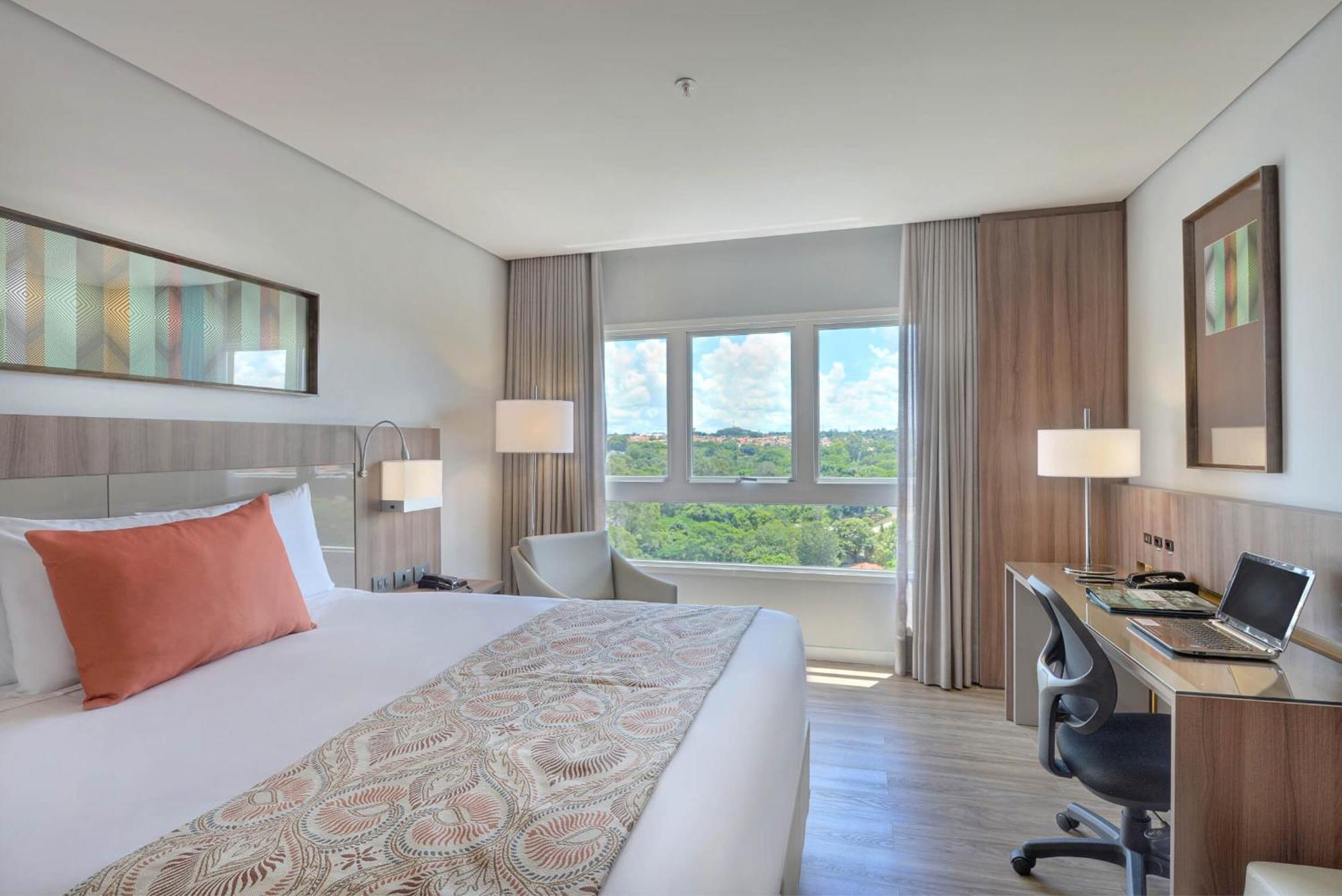 Deville Prime Campo Grande Campo Grande  Dış mekan fotoğraf A room at the hotel