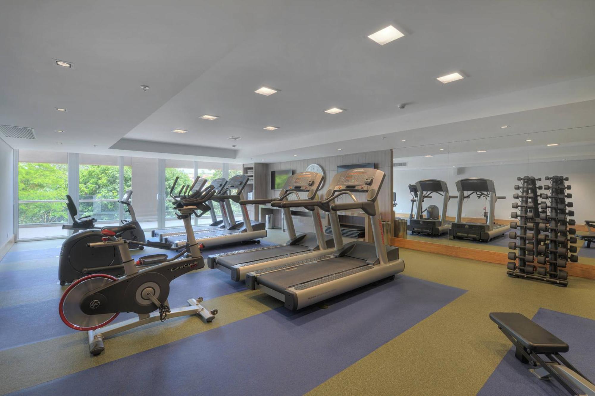 Deville Prime Campo Grande Campo Grande  Dış mekan fotoğraf The gym at the hotel