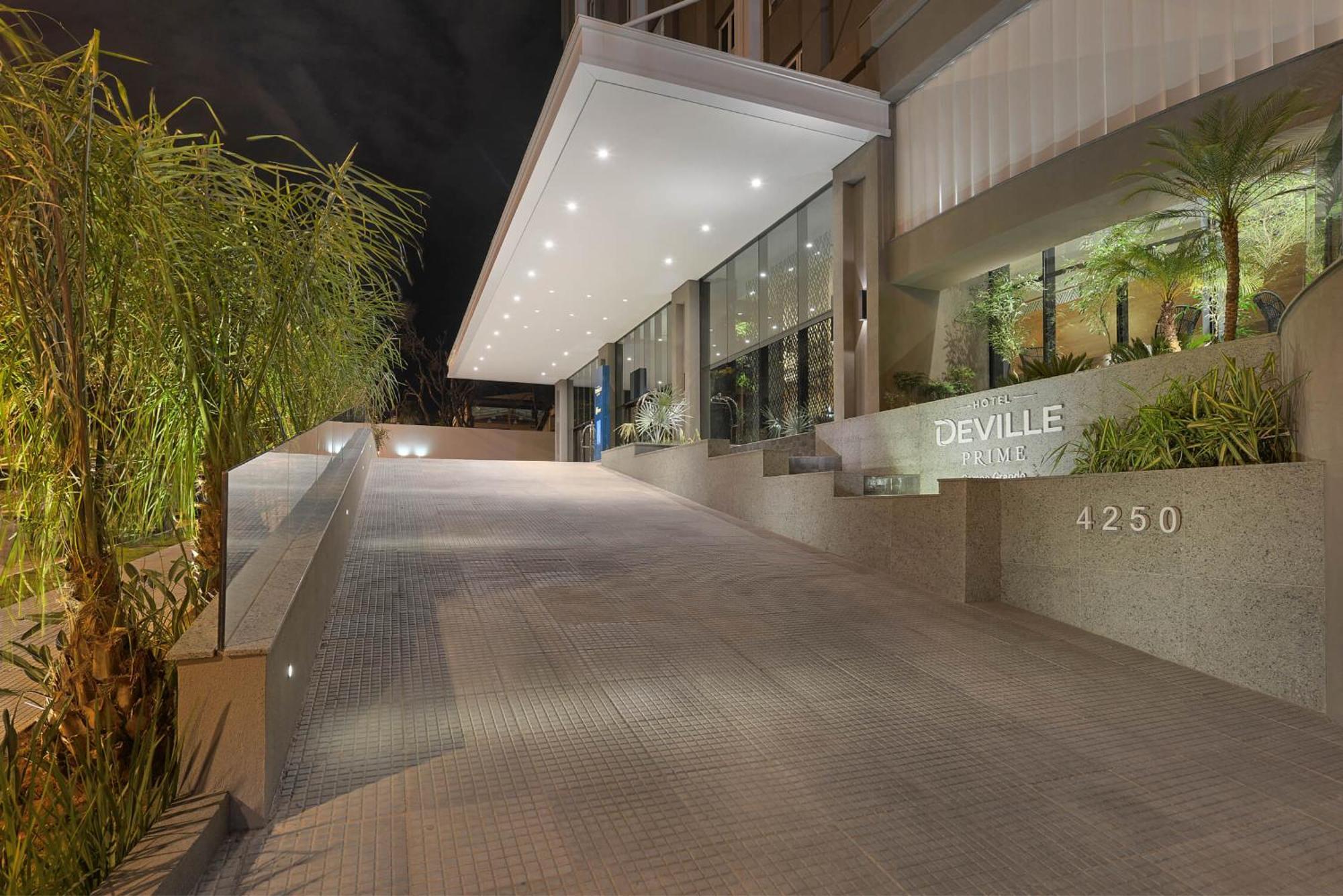Deville Prime Campo Grande Campo Grande  Dış mekan fotoğraf The entrance of the building